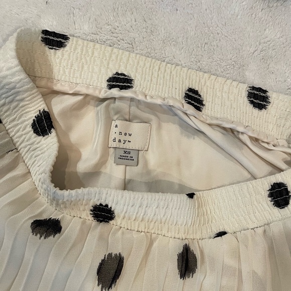 A new day pleated elastic waist polka dot midi Size XS - Picture 4 of 6